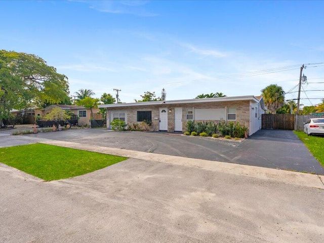 311 W Sample Road, Deerfield Beach, FL 33064