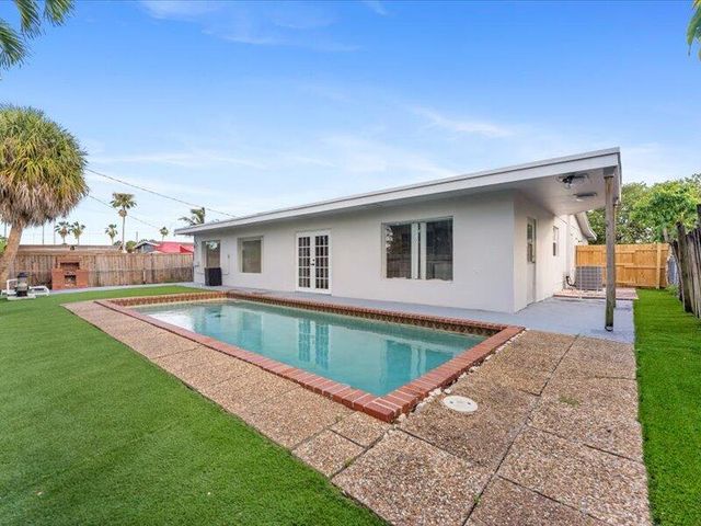 311 W Sample Road, Deerfield Beach, FL 33064