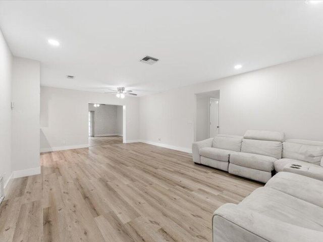 311 W Sample Road, Deerfield Beach, FL 33064