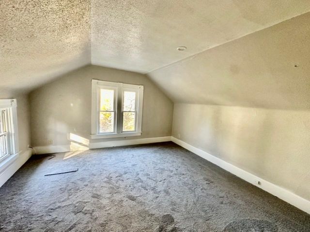 1325 MISSISSIPPI Avenue, Davenport, IA 52803