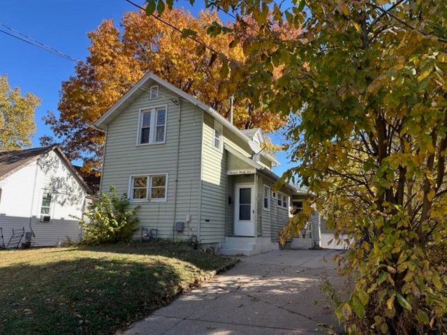 1325 MISSISSIPPI Avenue, Davenport, IA 52803