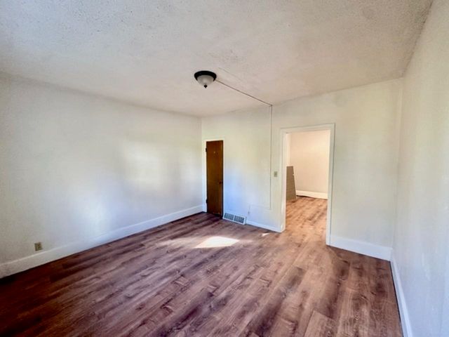 1325 MISSISSIPPI Avenue, Davenport, IA 52803