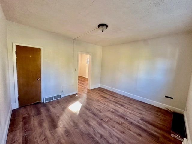 1325 MISSISSIPPI Avenue, Davenport, IA 52803