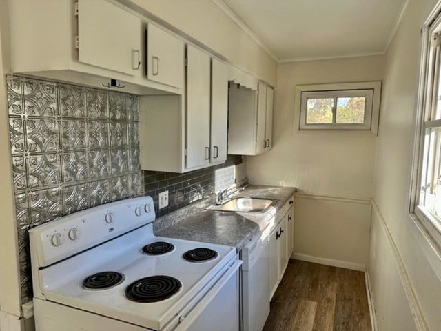 1325 MISSISSIPPI Avenue, Davenport, IA 52803