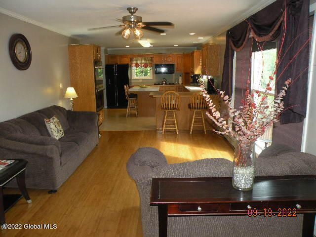 77 Canal Road, Halfmoon, NY 12065