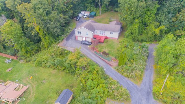77 Canal Road, Halfmoon, NY 12065