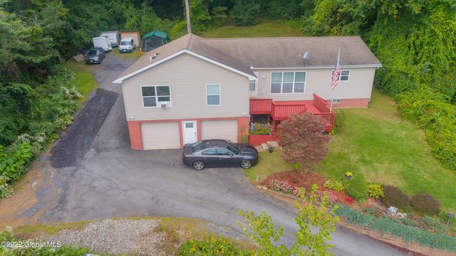 77 Canal Road, Halfmoon, NY 12065