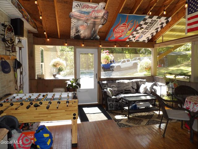 77 Canal Road, Halfmoon, NY 12065