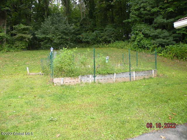 77 Canal Road, Halfmoon, NY 12065