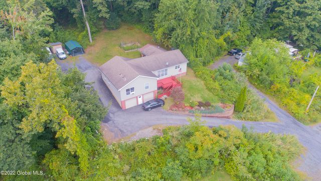 77 Canal Road, Halfmoon, NY 12065