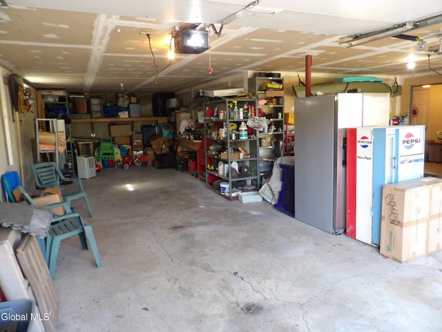 77 Canal Road, Halfmoon, NY 12065