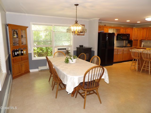 77 Canal Road, Halfmoon, NY 12065