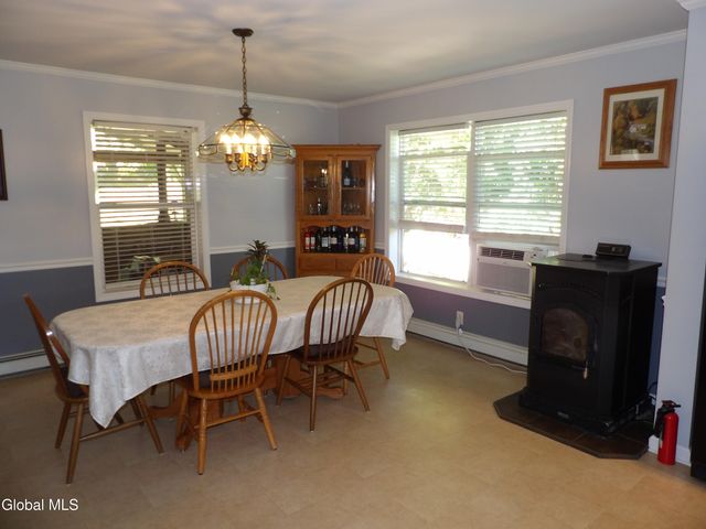 77 Canal Road, Halfmoon, NY 12065