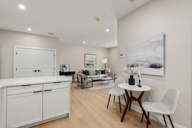 7 Cross St 301, Wilmington, MA 01887