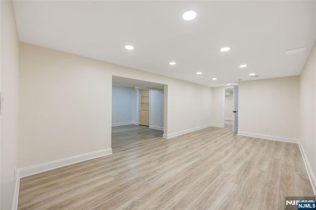 61 Mackay Avenue, Waldwick, NJ 07463