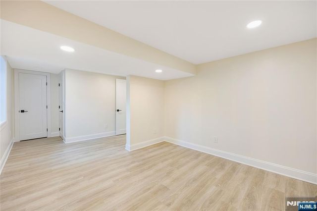 61 Mackay Avenue, Waldwick, NJ 07463