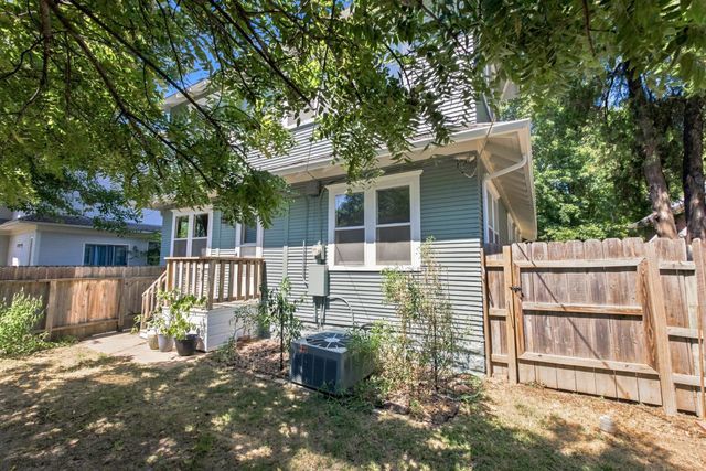 3211 Chatfield Pl, Wichita, KS 67208