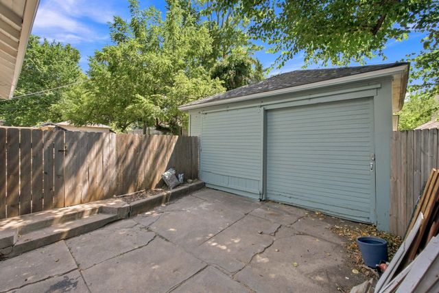 3211 Chatfield Pl, Wichita, KS 67208