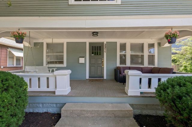 3211 Chatfield Pl, Wichita, KS 67208