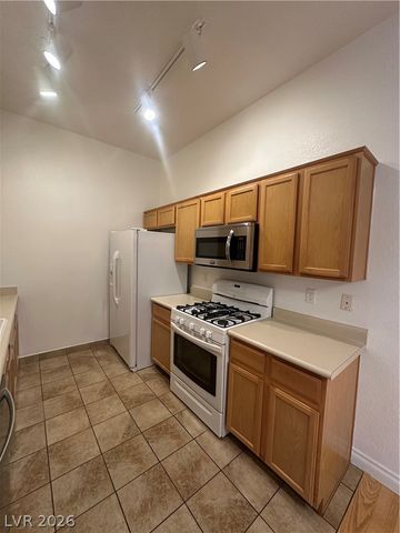 3395 CACTUS SHADOW Street 102, Las Vegas, NV 89129