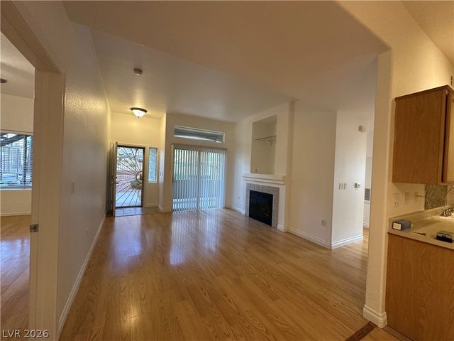 3395 CACTUS SHADOW Street 102, Las Vegas, NV 89129