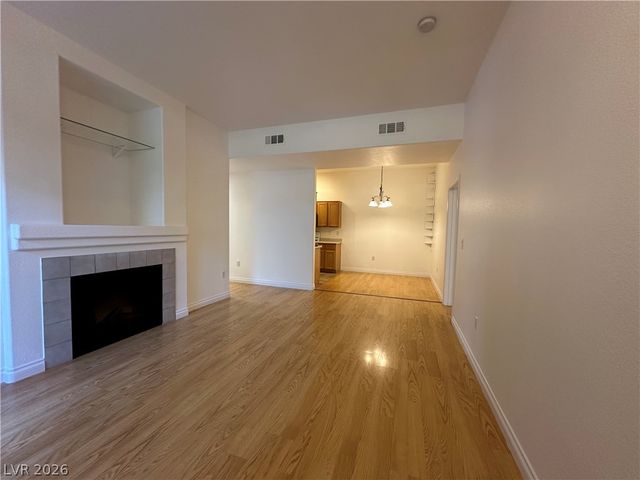 3395 CACTUS SHADOW Street 102, Las Vegas, NV 89129