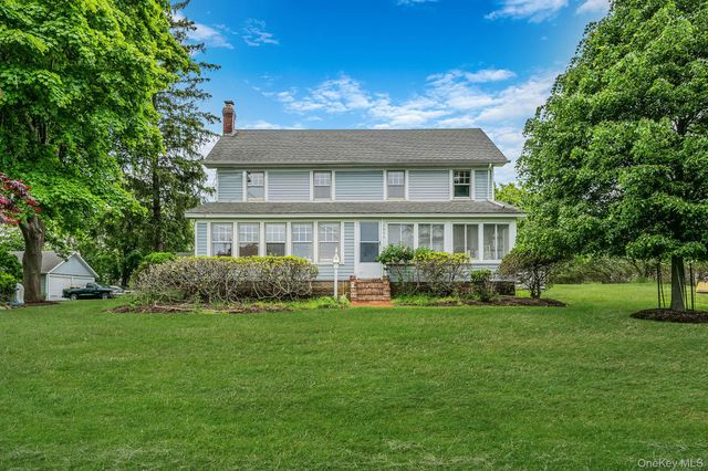 1055 Oregon Road, Mattituck, NY 11952