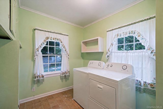 1055 Oregon Road, Mattituck, NY 11952