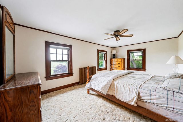 1055 Oregon Road, Mattituck, NY 11952