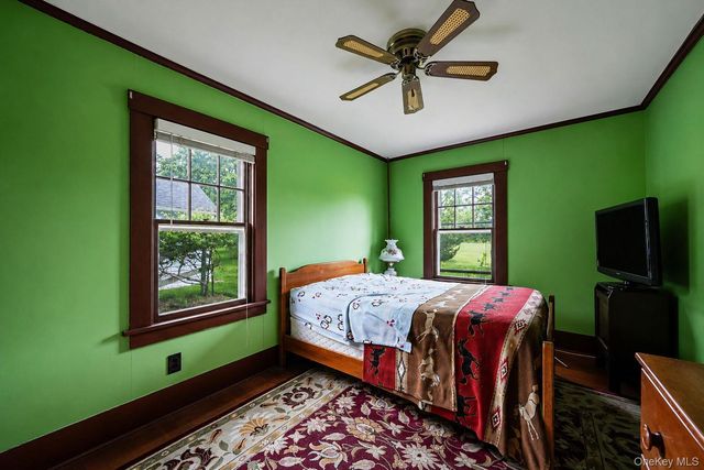 1055 Oregon Road, Mattituck, NY 11952