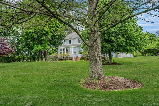 1055 Oregon Road, Mattituck, NY 11952