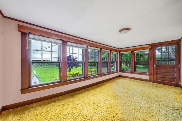 1055 Oregon Road, Mattituck, NY 11952