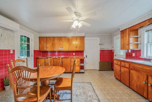 1055 Oregon Road, Mattituck, NY 11952