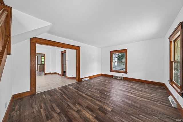 1207 S Main Street, Goshen, IN 46526