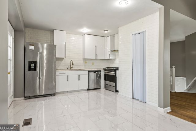 2102 Sandtree Court SW, Atlanta, GA 30331