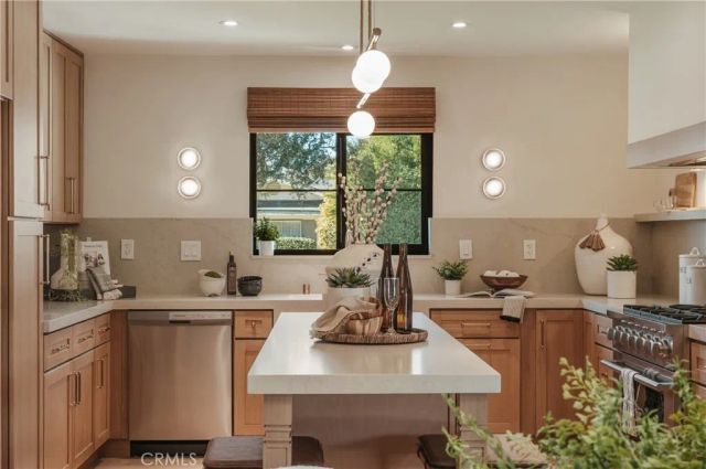 1283 Hillsdale, Claremont, CA 91711