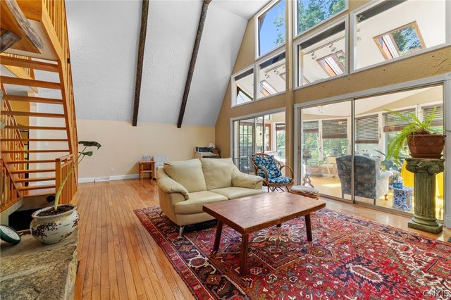 5303 Onondaga Road, Onondaga, NY 13031