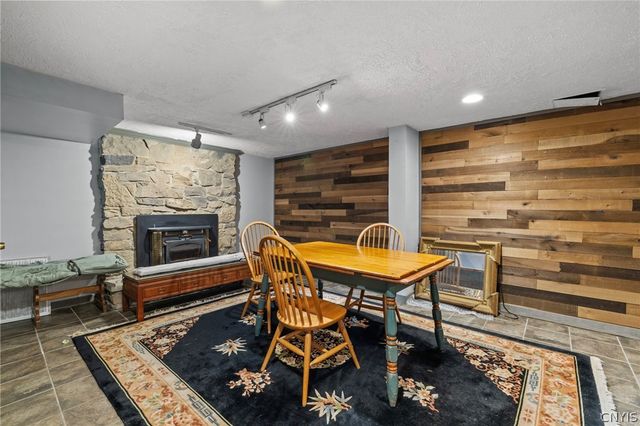 5303 Onondaga Road, Onondaga, NY 13031