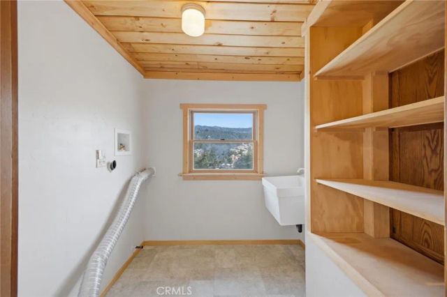 33052 Donner, Running Springs, CA 92382