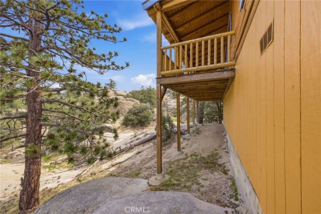 33052 Donner, Running Springs, CA 92382