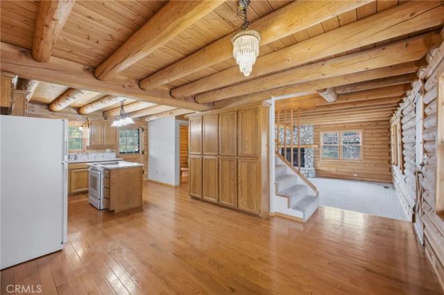 33052 Donner, Running Springs, CA 92382