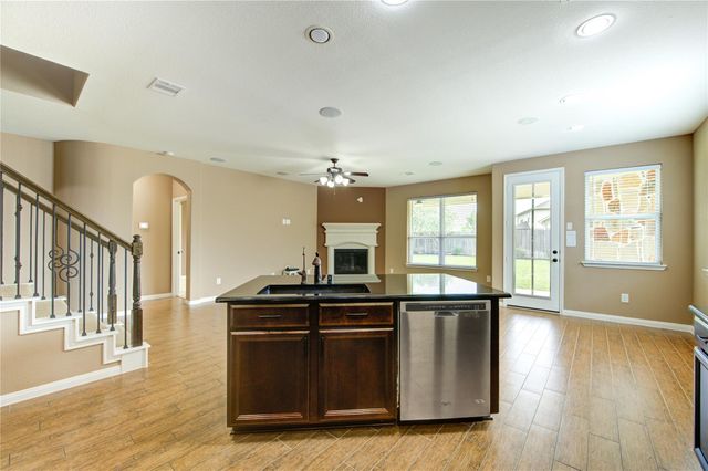 18318 Russett Green Drive, Tomball, TX 77377