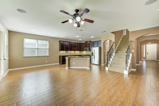 18318 Russett Green Drive, Tomball, TX 77377