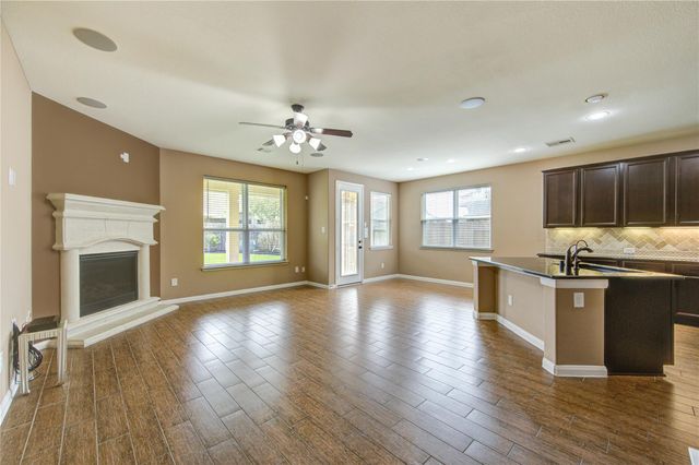 18318 Russett Green Drive, Tomball, TX 77377