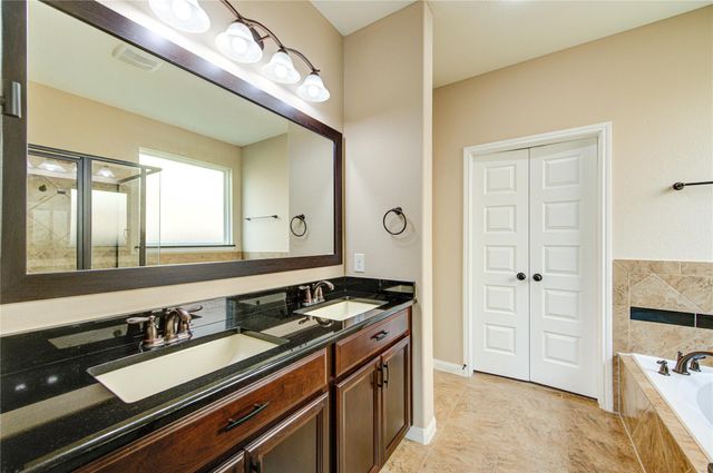 18318 Russett Green Drive, Tomball, TX 77377