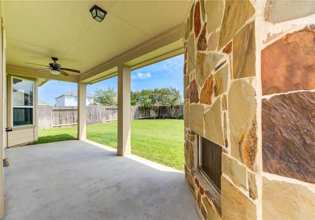 18318 Russett Green Drive, Tomball, TX 77377