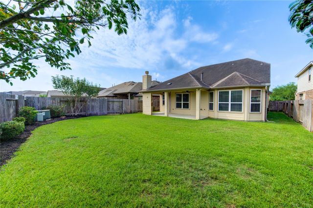 18318 Russett Green Drive, Tomball, TX 77377