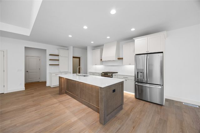 3362 Village Way, Robins, IA 52328