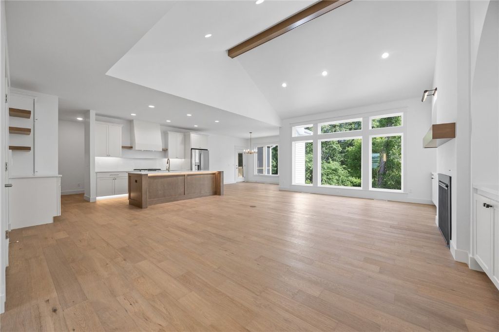 3362 Village Way, Robins, IA 52328