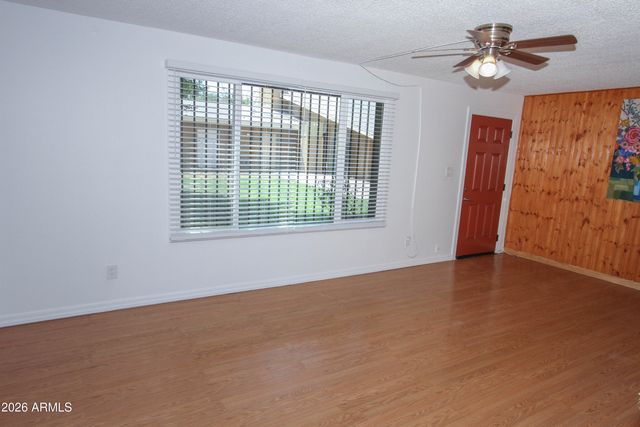 6538 N 43RD Avenue, Glendale, AZ 85301